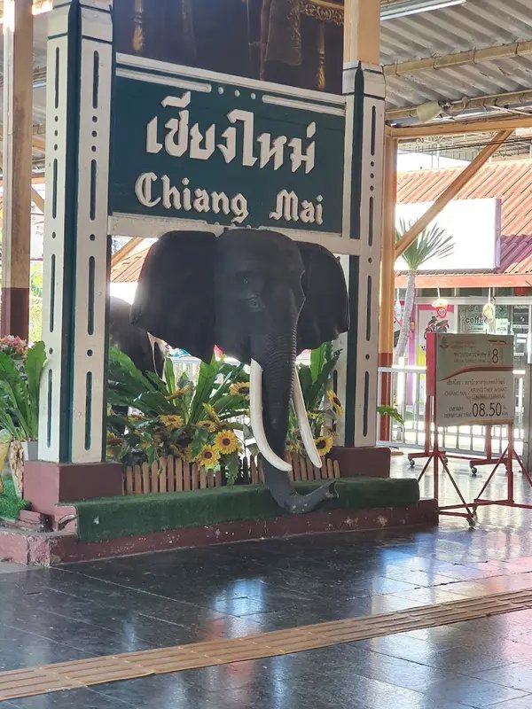 Wua Lai night market