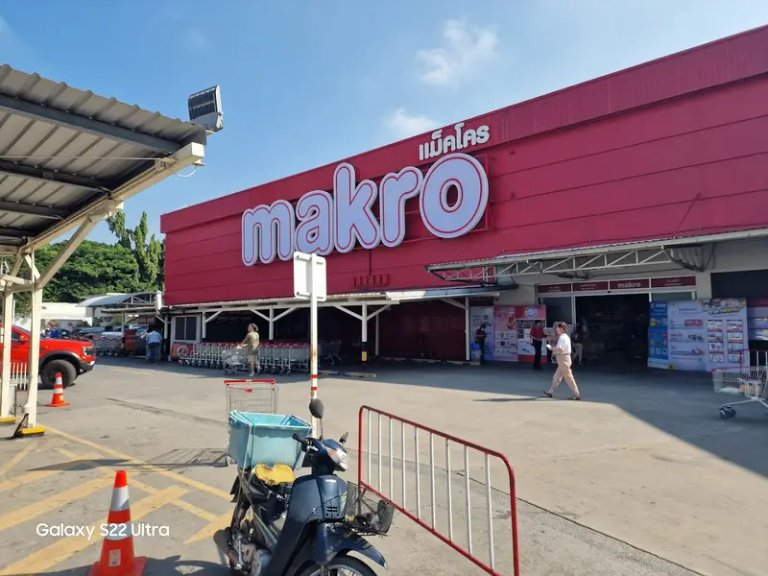 Makro