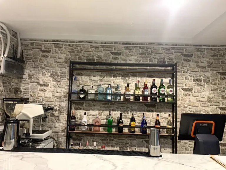 Berries Cafe and Bar